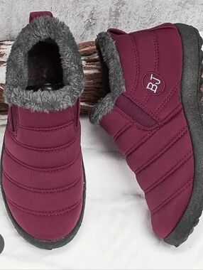 💜2 for $10💜 Bundle and save Cozy Burgundy Quilted Slip-On Winter Shoes